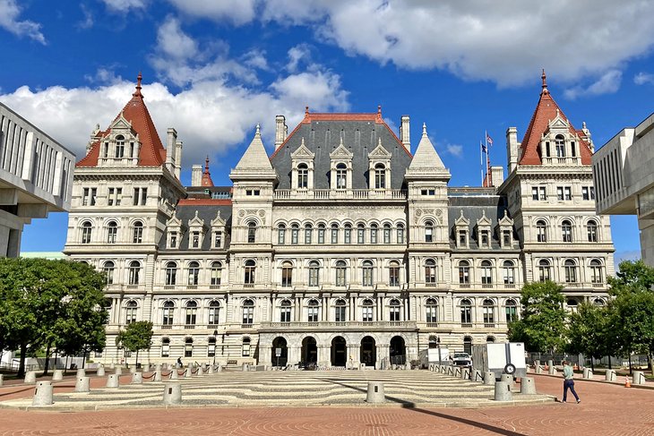 tour the capitol building in albany ny