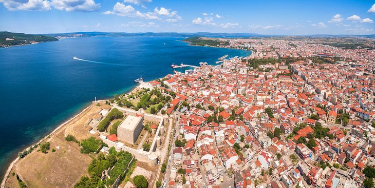 Aerial shot of Çanakkale's waterfront park