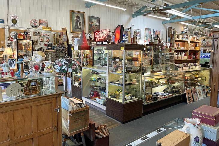 Military Antiques &amp; Museum interior