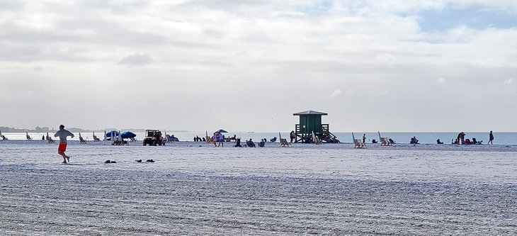 Busy day at Siesta Key Beach