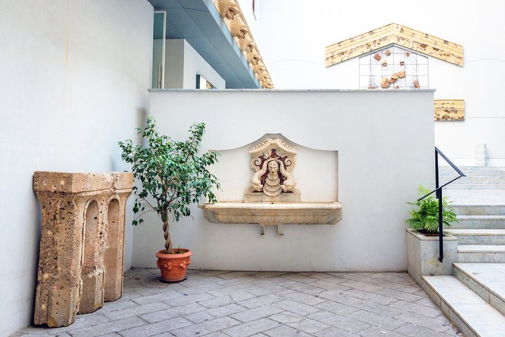 Small courtyard in the Antonino Salinas Regional Archeological Museum