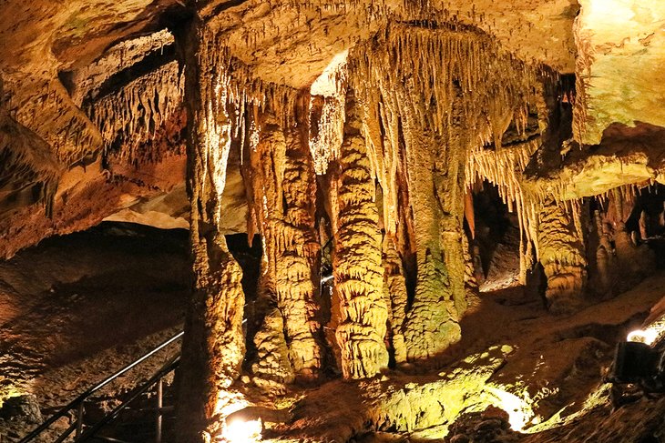 Tuckaleechee Caverns