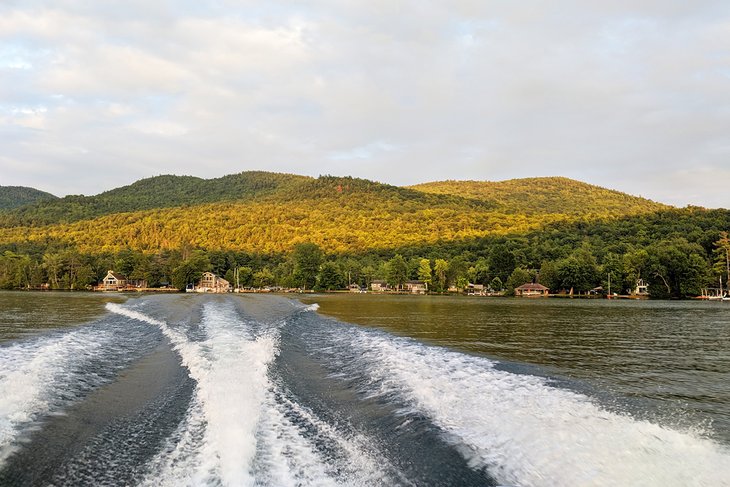 Boat wake at Huletts Landing on Lake George