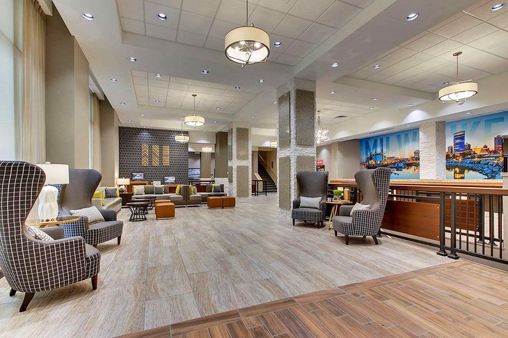 Los 12 mejores hoteles cerca del Aeropuerto de Milwaukee (MKE) Los 12 mejores hoteles cerca del Aeropuerto de Milwaukee (MKE)