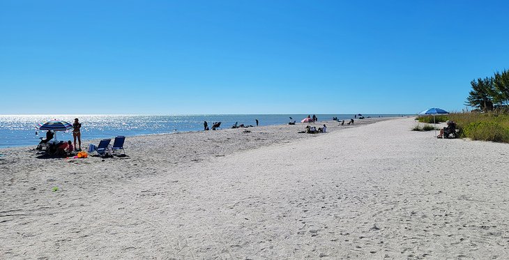 Sunny day at Tarpon Bay Beach