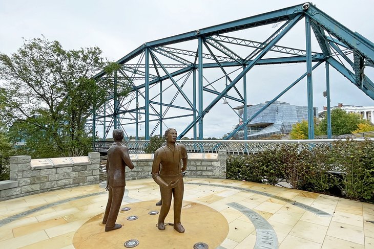 Walnut Street Bridge