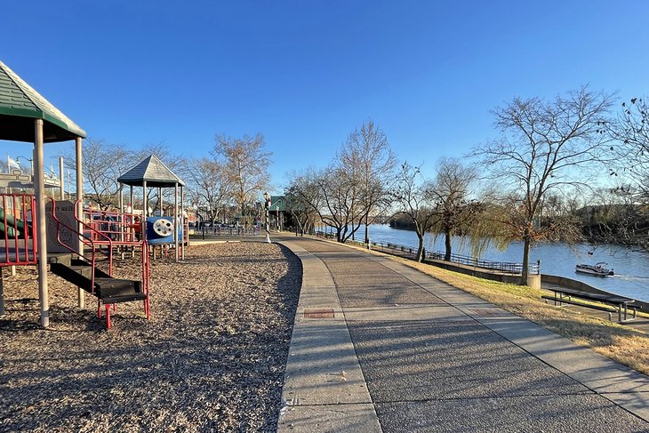 McGregor Park &amp; RiverWalk