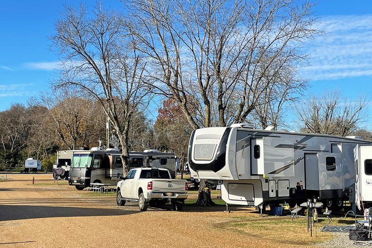 Los 14 mejores campamentos cerca de Nashville, TN