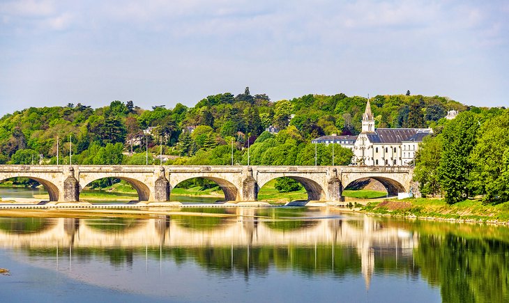 Pont Wilson on the Loire in Tours