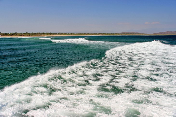 Waves breaking at Laguna de Chacahua