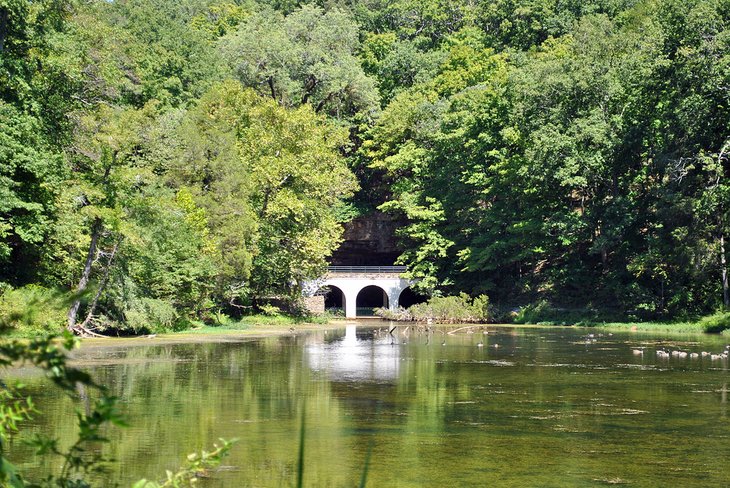 Dunbar Cave State Park