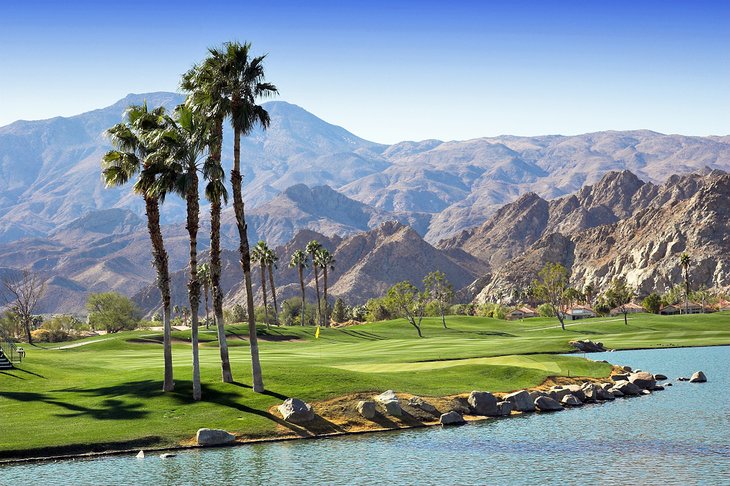 Terrain de golf à Palm Springs, Californie