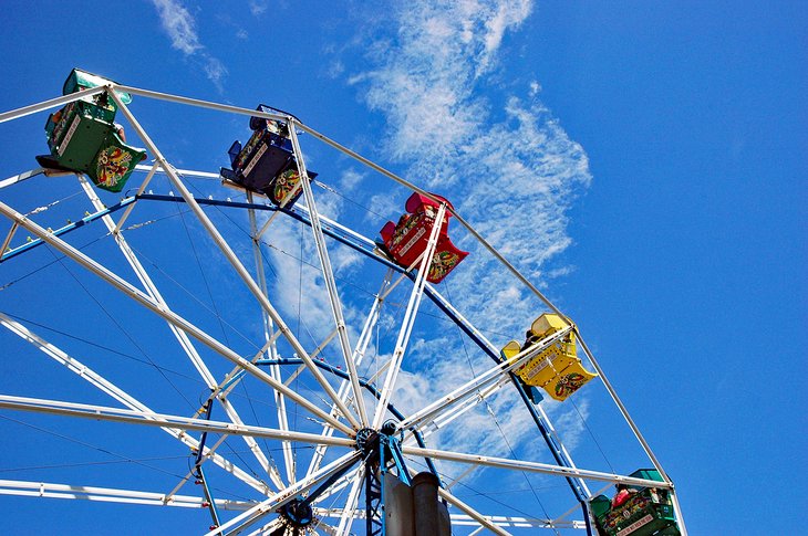Grande roue au parc d'attractions Bay Beach