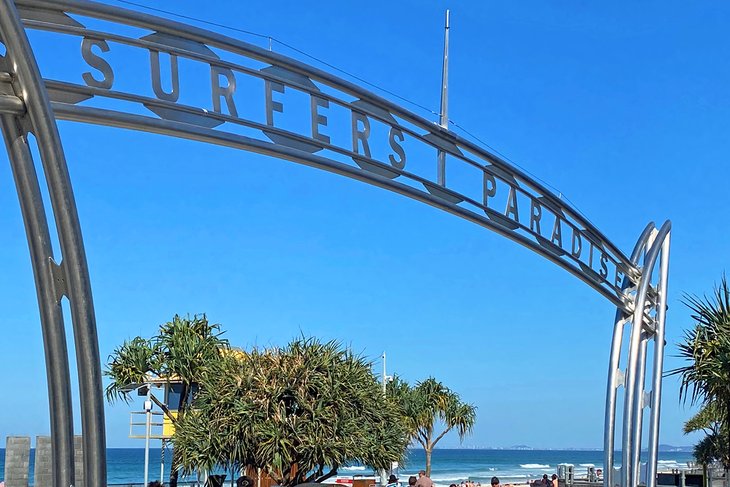 Surfers Paradise sign at the end of Caville Avenue