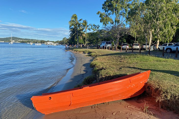 Boat along the Noosa River