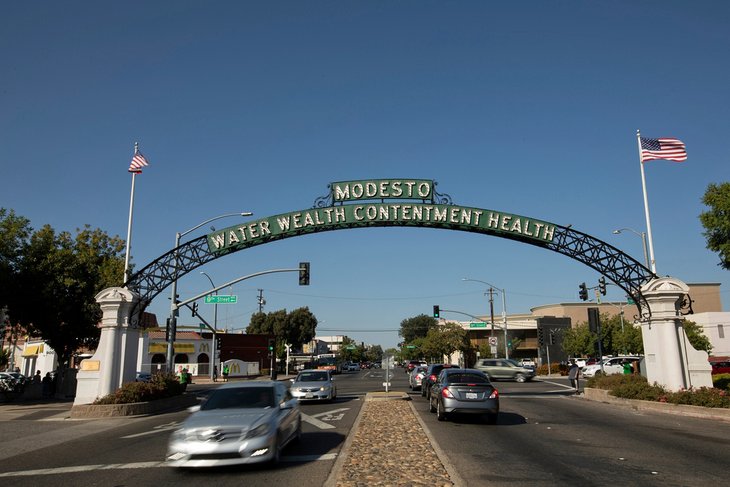 Modesto Arch