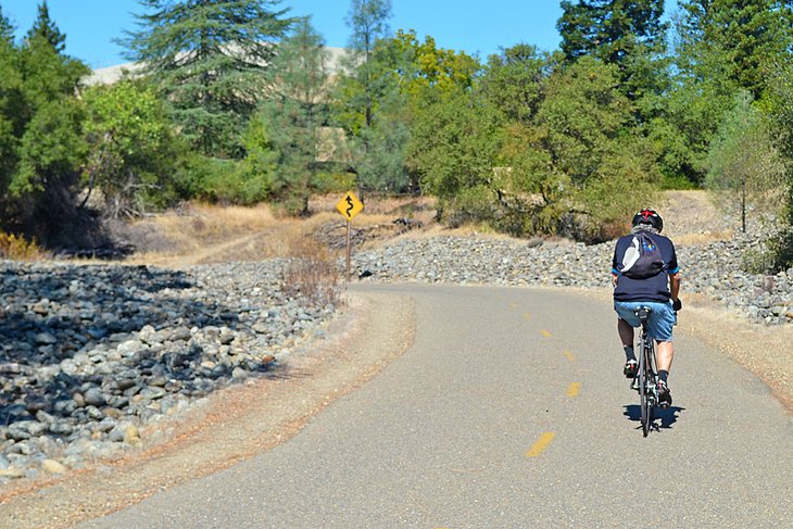 Jedediah Smith Memorial Trail