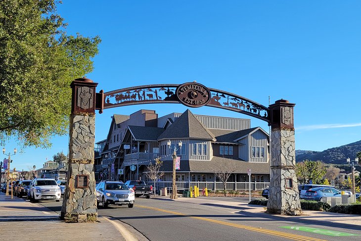 Entrance arch at Old Town Temecula