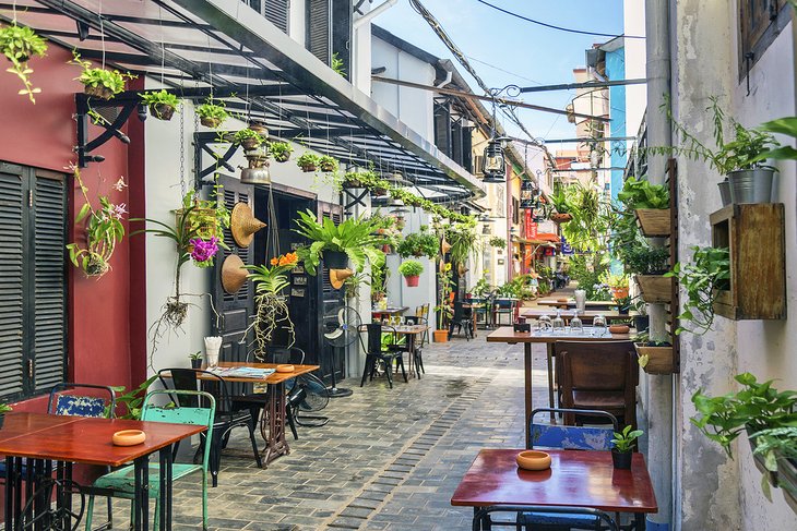 Street in central Siem Reap