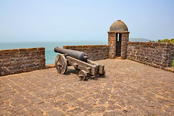 Cannon at Reis Magos Fort