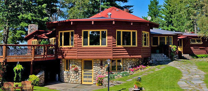 Photo Source: Nelson's Lodge