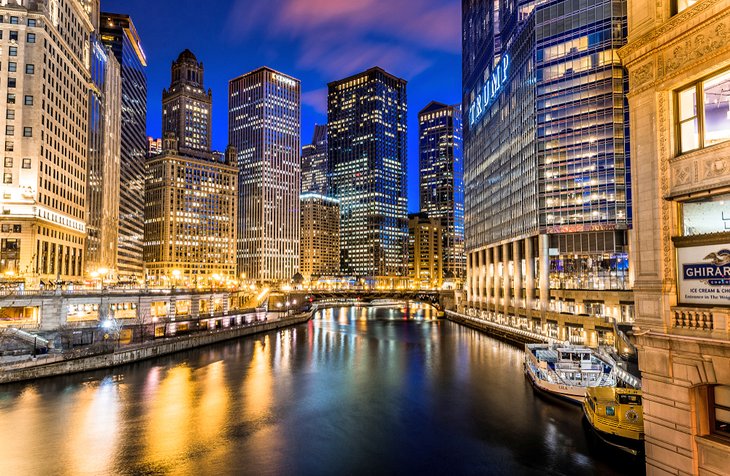 Chicago skyline at night