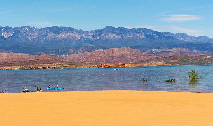 Sand Hollow State Park