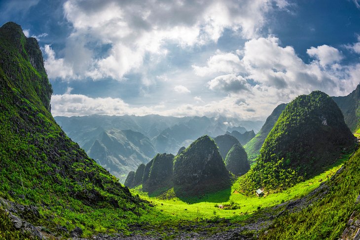 Scenery along the Mai Pi Leng Pass