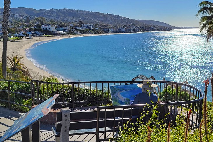 Artist capturing the beautiful Main Beach