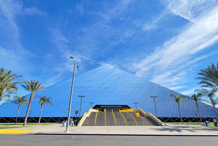 Walter Pyramid, Long Beach State University