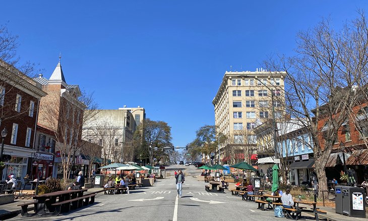 Shops and cafés in Downtown Athens