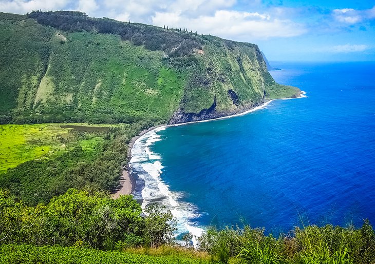 Waipio Valley Lookout