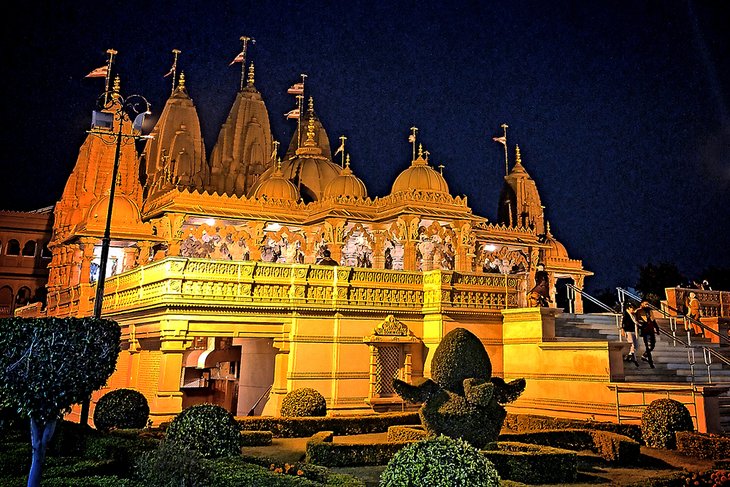 Akshardham Temple in Jaipur at night
