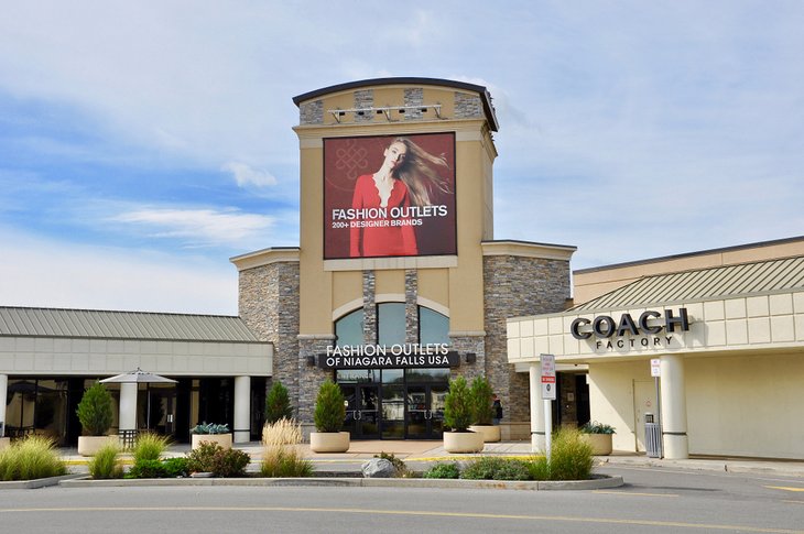 Fashion Outlets of Niagara Falls USA