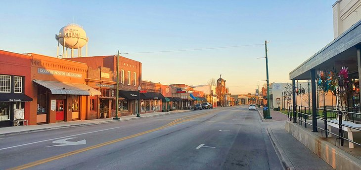 Grapevine's Historic Main Street