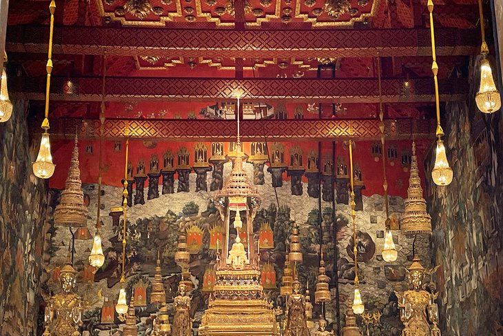Interior at Wat Phra Kaew