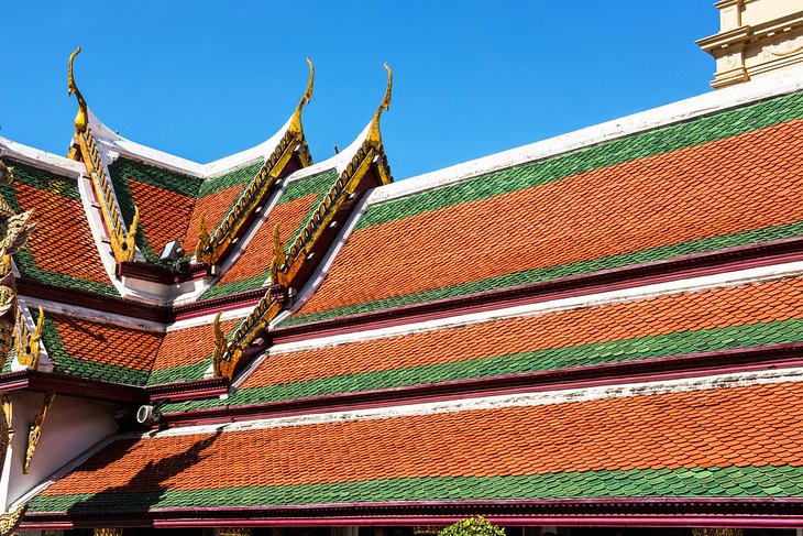 Colorful roof of the Phra Thinang Amarin Winitchai