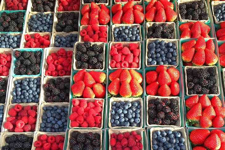 Berries for sale at the Original Farmers Market