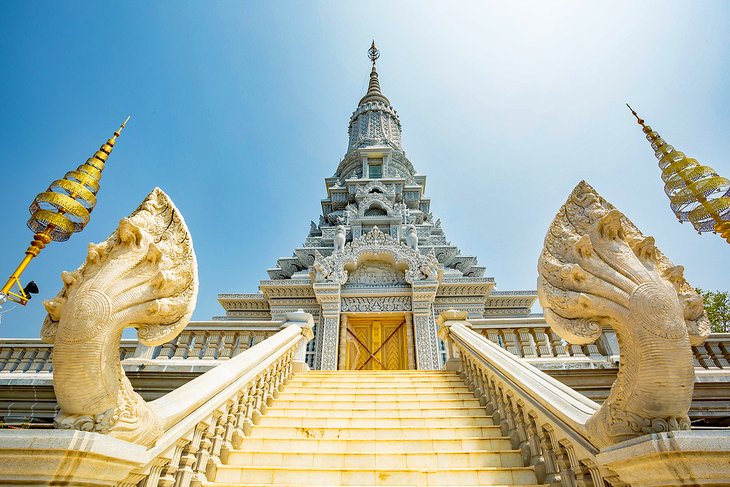 Stupa at Phnom Preah Reach Throap, Oudong