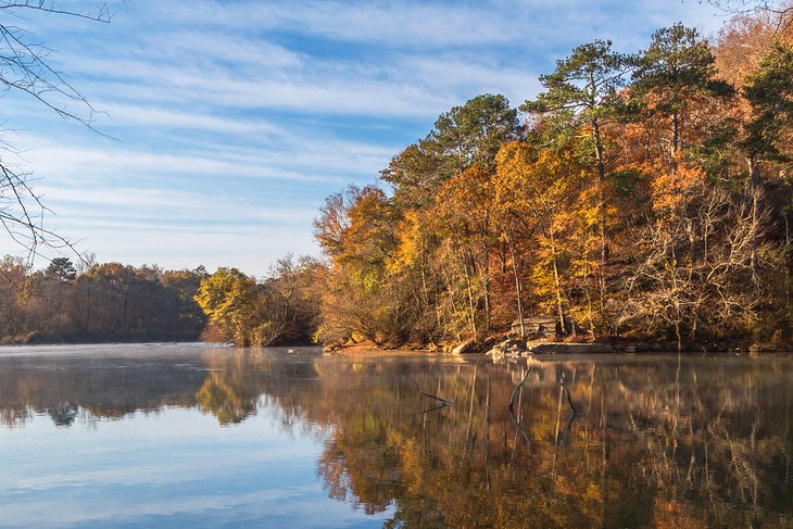 Fall colors on the Chattahoochee River