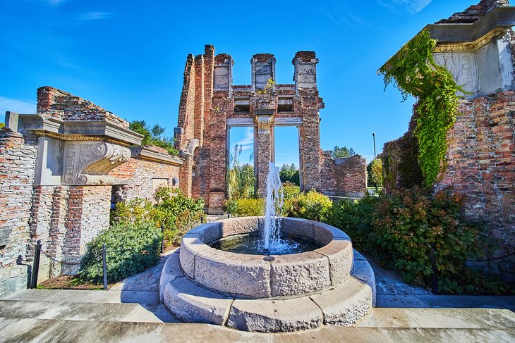 Fountain and ruins at Holliday Park, Indianapolis, Indiana