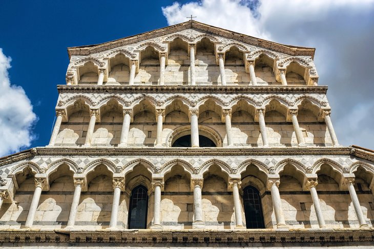 Chiesa di San Michele in Borgo on the Borgo Stretto