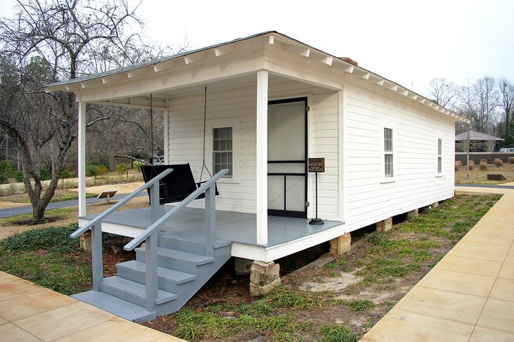 Elvis Presley Birthplace & Museum