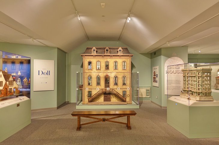 Step Back in Time – A Journey Through the National Museum of Toys and Miniatures Step Back in Time – A Journey Through the National Museum of Toys and Miniatures