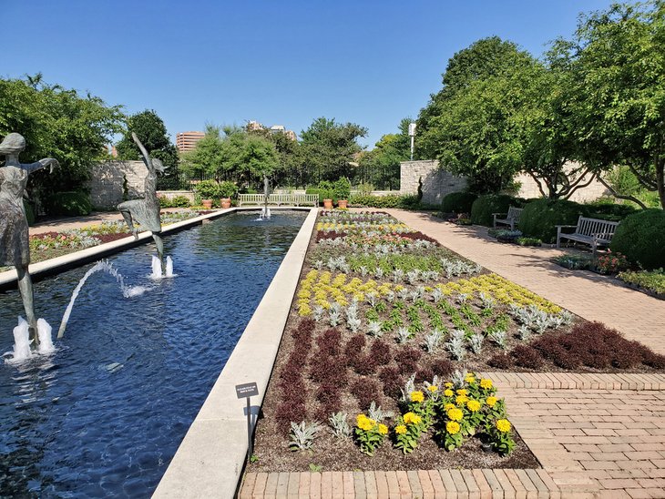 Ewing and Muriel Kauffman Memorial Garden