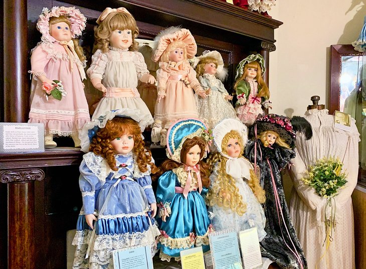 Granbury Doll Museum