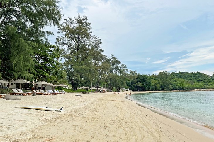 Lounge chairs on Choeng Mon beach