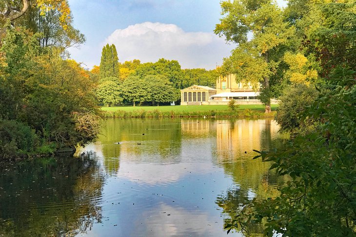 Royal lake and garden grounds of Buckingham Palace