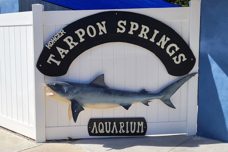 Sign for the Tarpon Springs Aquarium