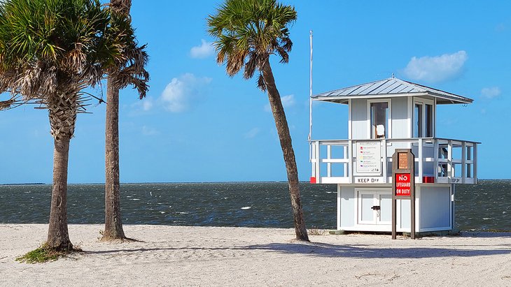 Lifeguard tower at Howard Park Beach